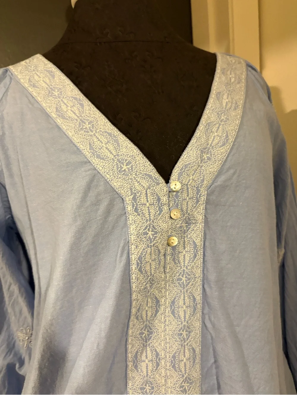 Zara Pale Blue V-Neck Embroidered Blouse with Puff Sleeves 💜